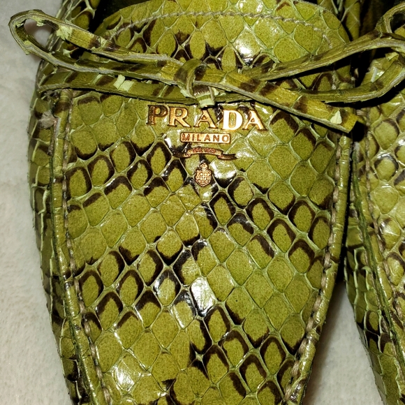 Prada Lime Green Snakeskin Almond Toe Loafers 37.5 - Picture 2 of 15